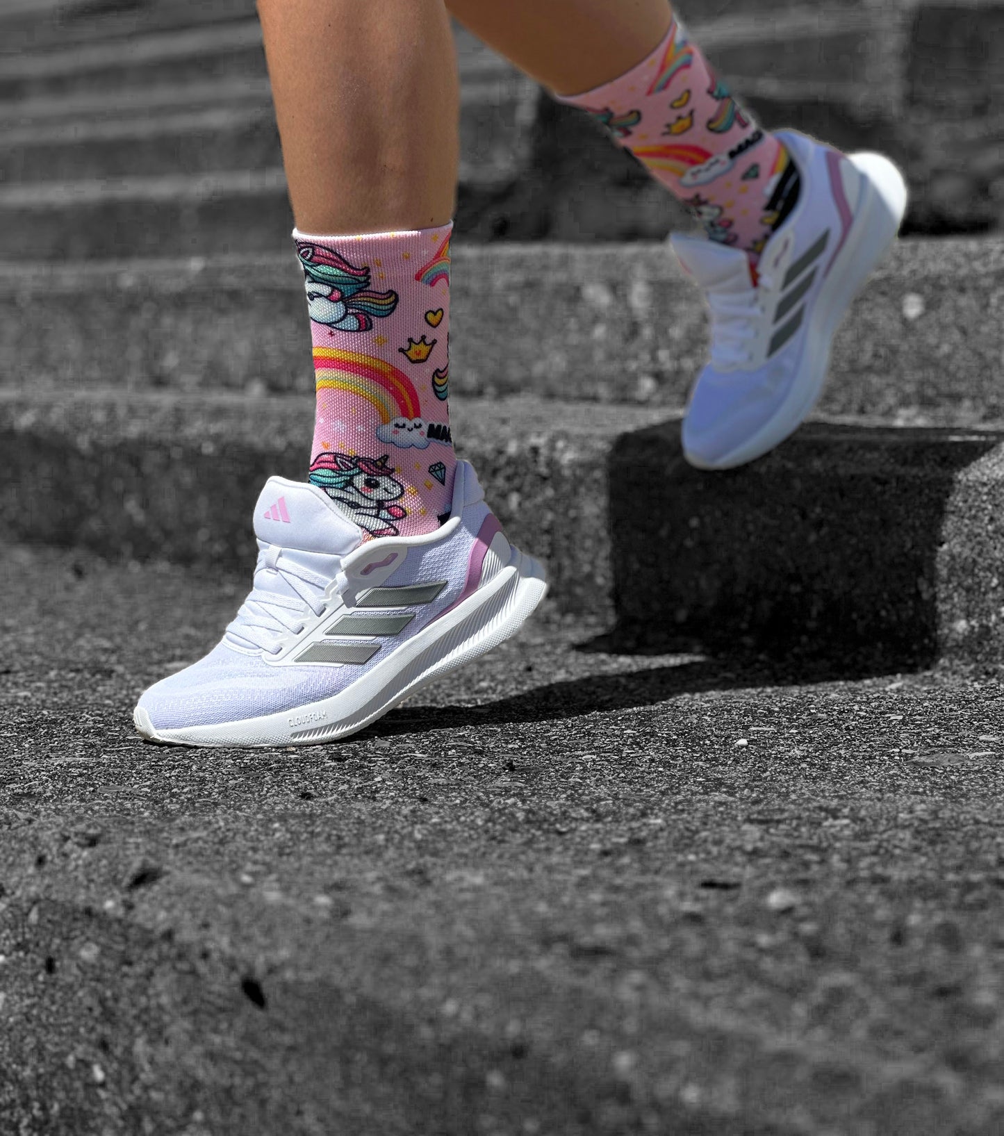 Calcetines técnicos de running Magic Run, diseño arcoíris y unicornios, sin costuras, ideales para maratón.